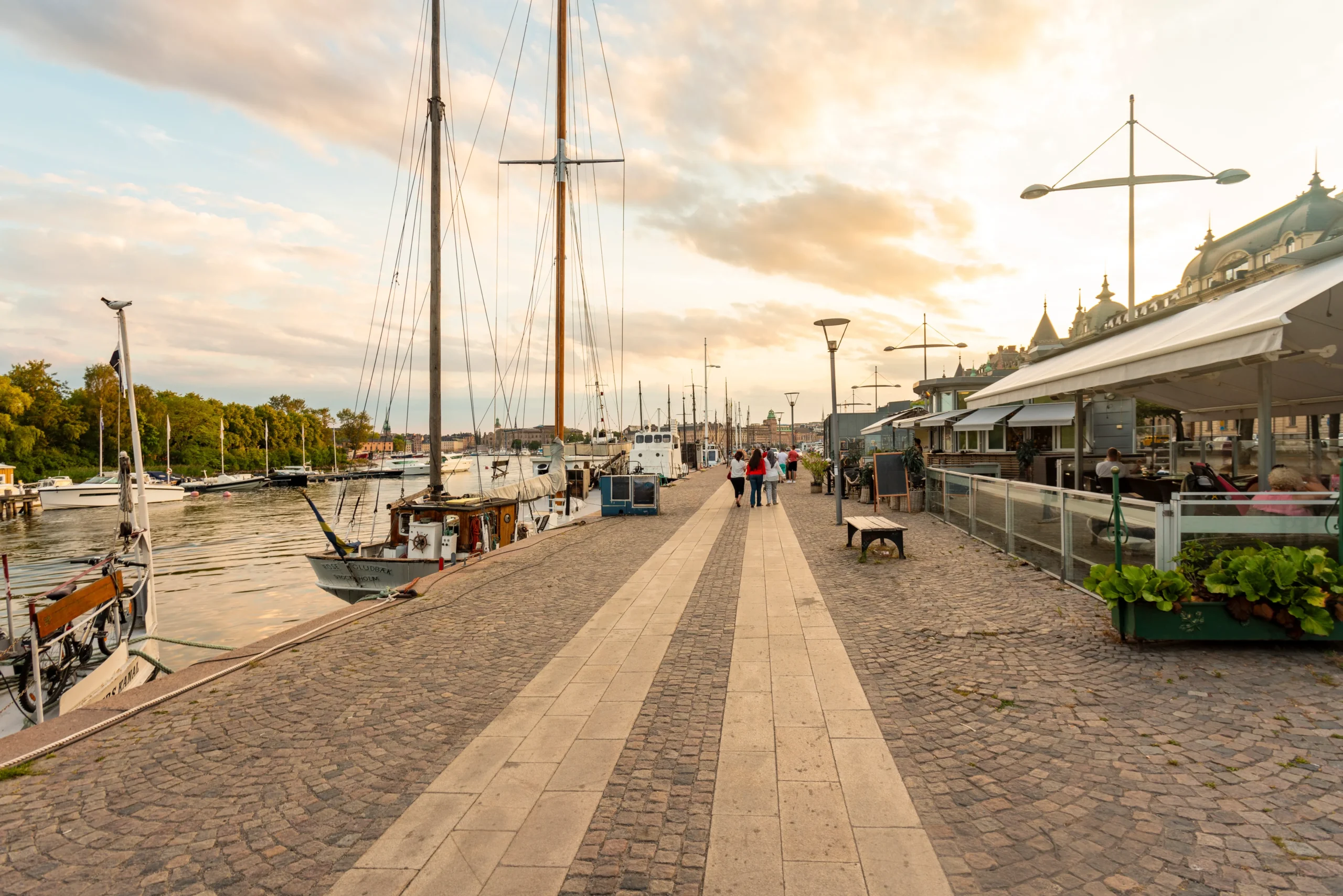 South Africans Face Price Pressures (V&A Waterfront)